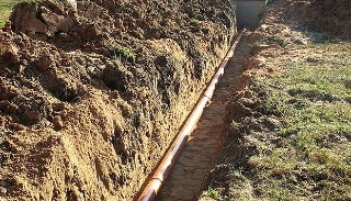 Копка траншей для водопровода в Черняховске: цена за метр от 952 руб.